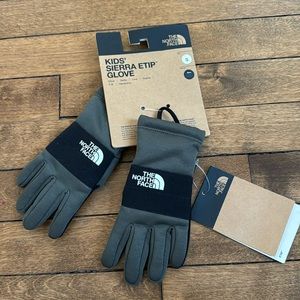 Kids north face gloves. Size s